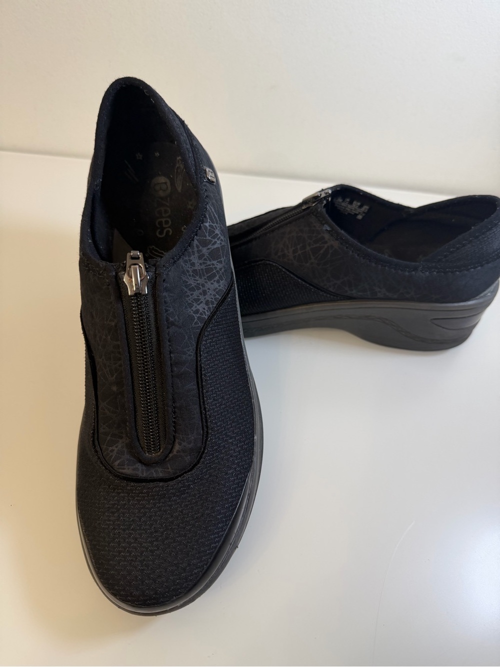 Bzees Black Slip-On Zip Comfort Wedges Sneakers Size 9.5 - Picture 4 of 12